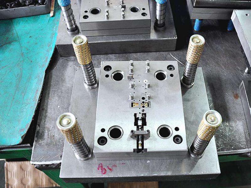 双台子模具制造-01